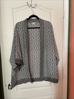 Max Studio Black and White Geometric Open-Front Kimono